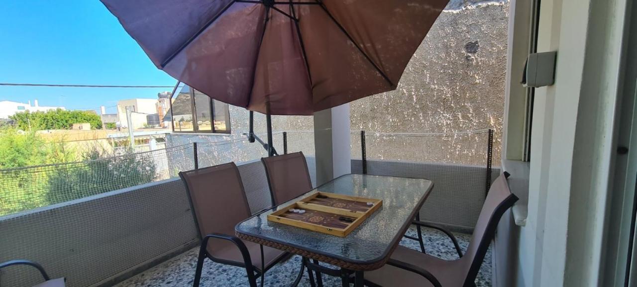Μοντέρνα Εξοχική Κατοικία Στην Κωμη Komi  Exterior photo