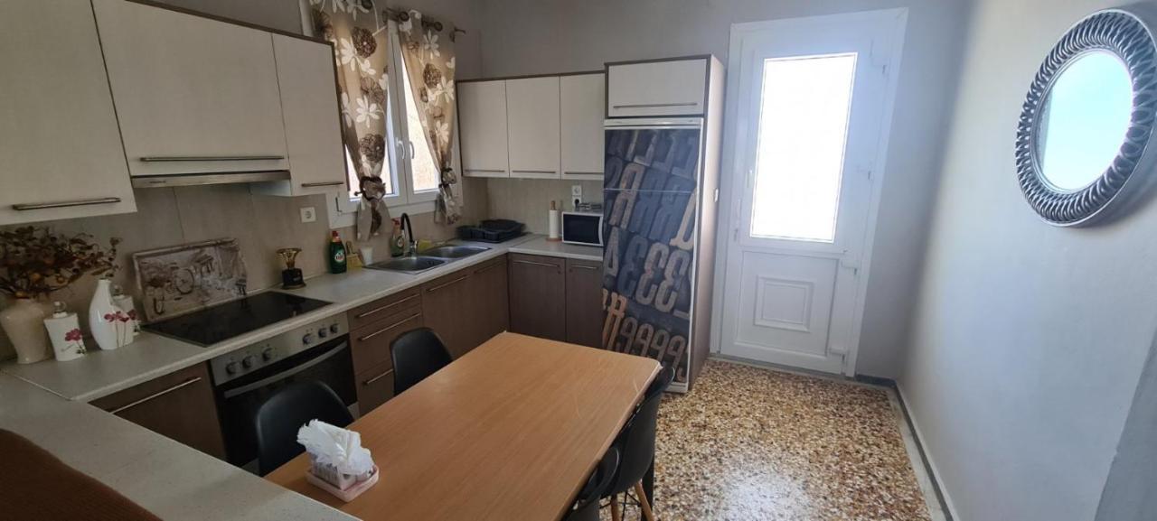 Μοντέρνα Εξοχική Κατοικία Στην Κωμη Komi  Exterior photo